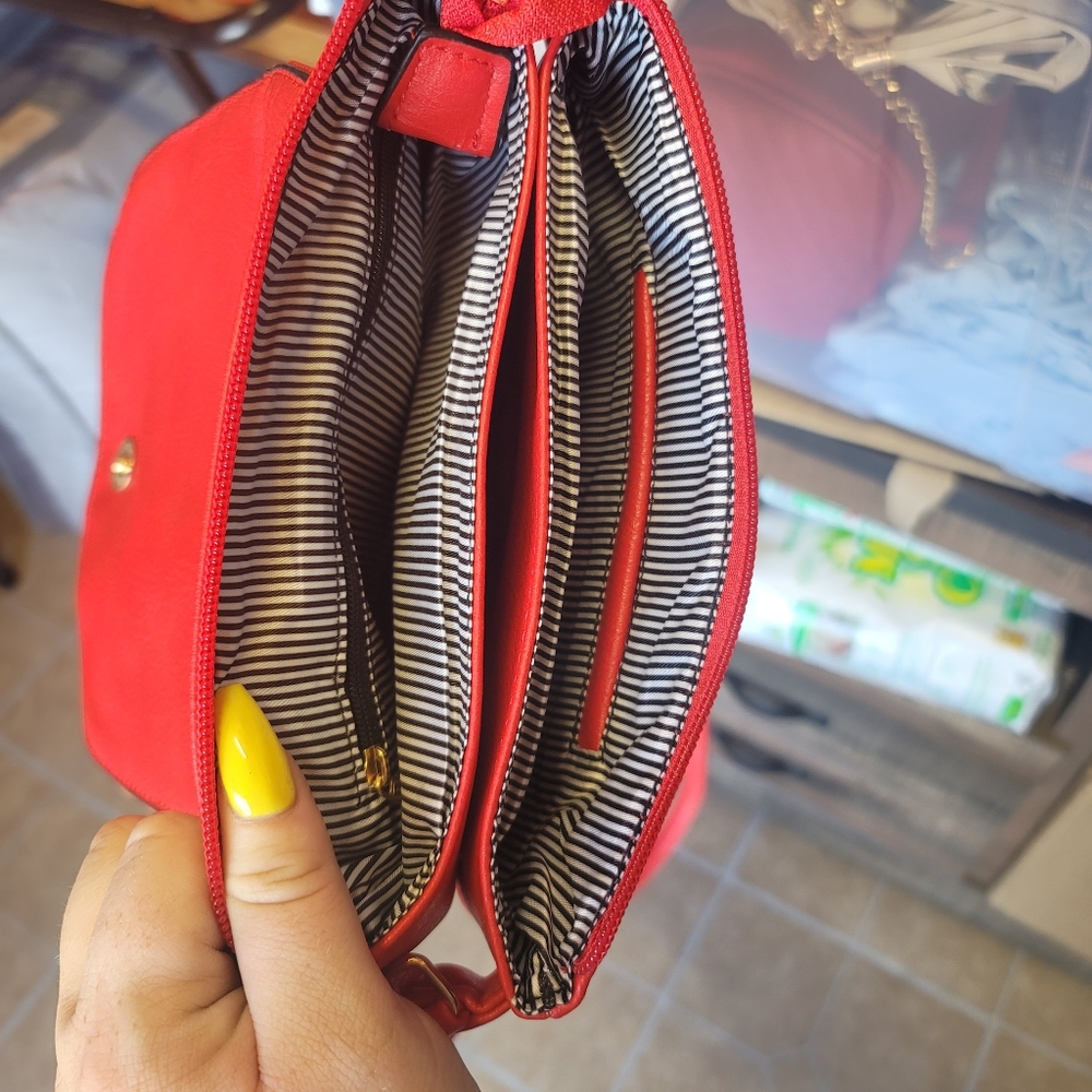Red and Gold Crossbody Bag!! - Picture 8 of 8